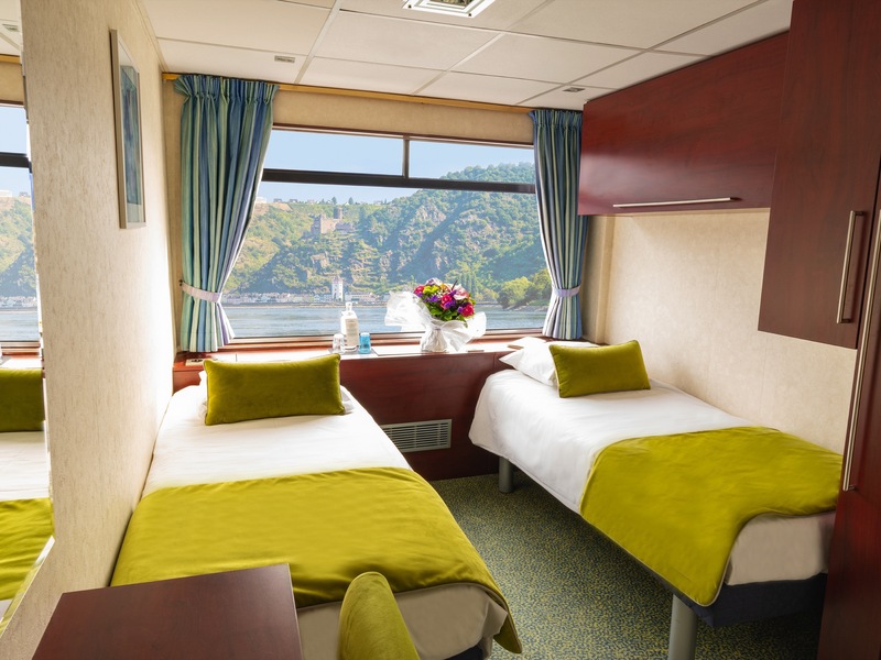 Main Deck 2 Beds CAT. B